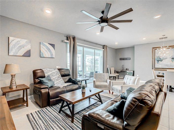 Image No.6-10 Bed House for sale