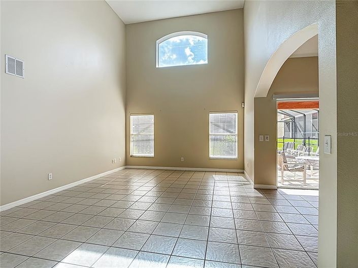 Image No.12-5 Bed Property for sale