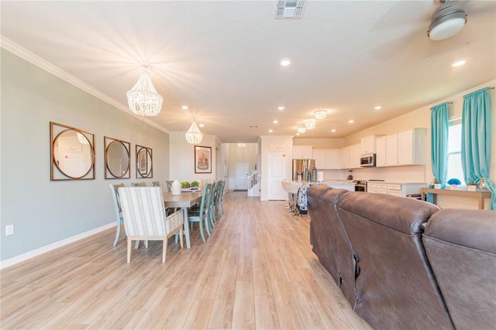 Image No.18-8 Bed House for sale