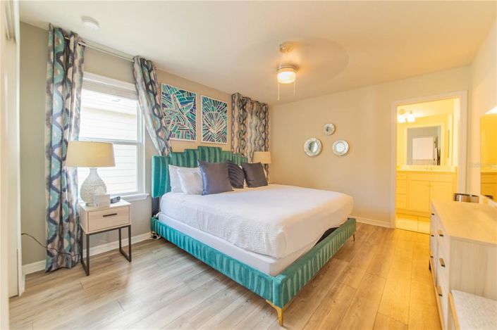 Image No.28-8 Bed House for sale