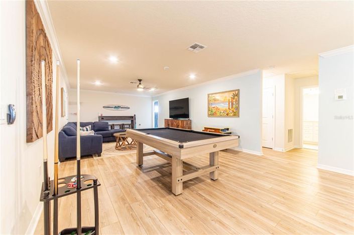 Image No.32-8 Bed Property for sale