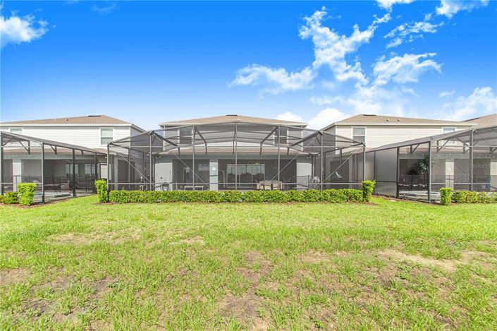 Image No.8-8 Bed House for sale