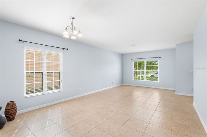 Image No.10-4 Bed House for sale