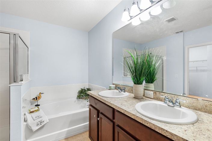 Image No.22-4 Bed House for sale