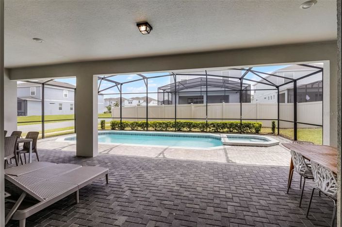 Image No.53-10 Bed Property for sale