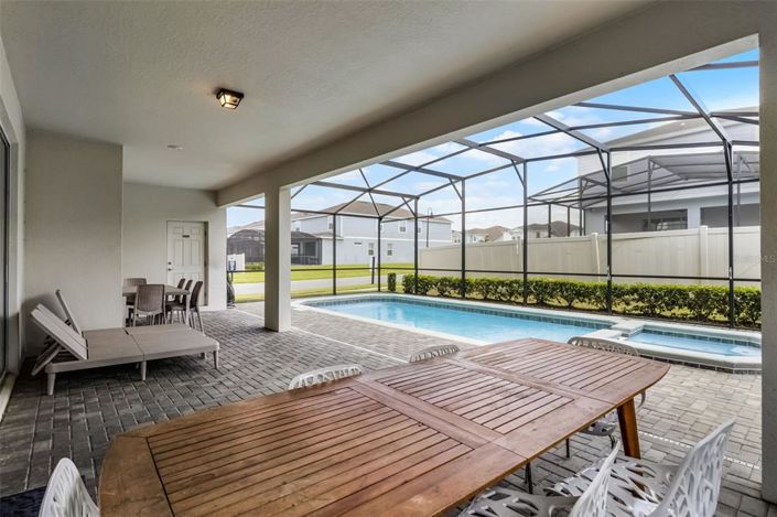 Image No.55-10 Bed Property for sale