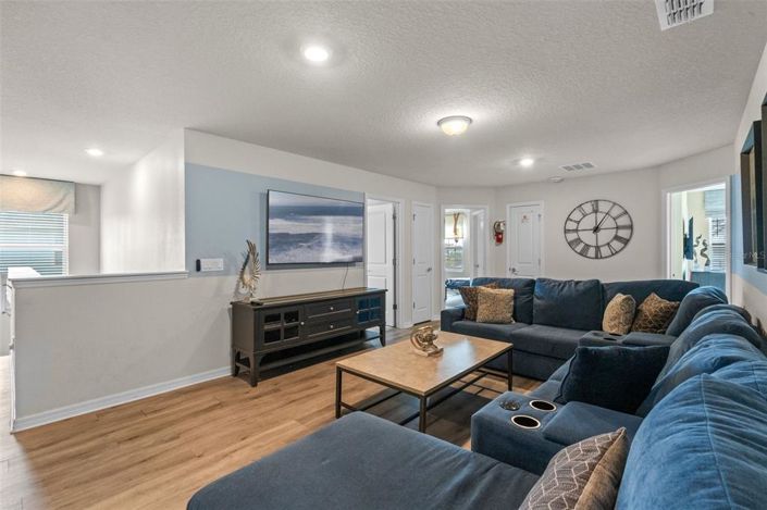 Image No.15-10 Bed Property for sale