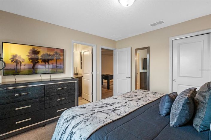 Image No.18-10 Bed House for sale