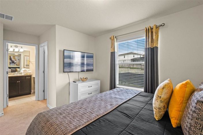 Image No.28-10 Bed House for sale