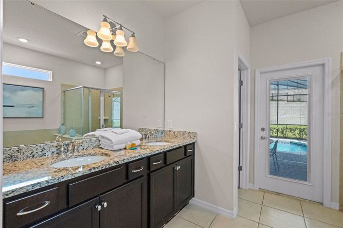 Image No.36-10 Bed House for sale