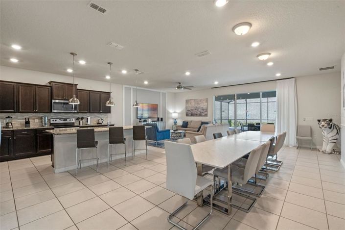 Image No.8-10 Bed Property for sale