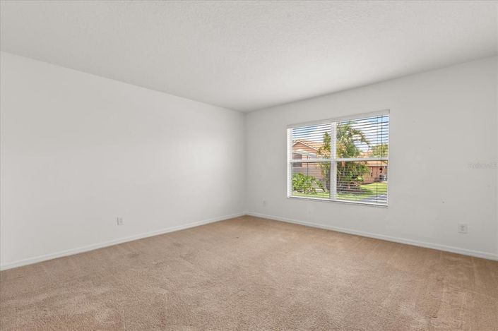 Image No.28-5 Bed Property for sale