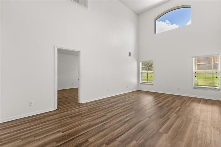 Image No.6-5 Bed Property for sale