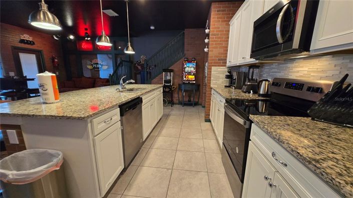 Image No.13-5 Bed Townhouse for sale