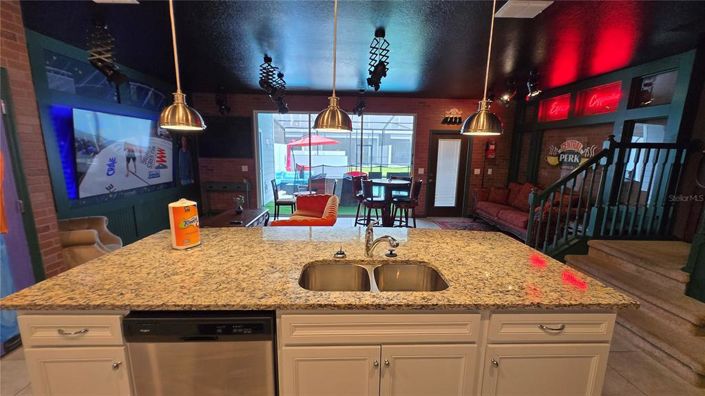 Image No.14-5 Bed Townhouse for sale