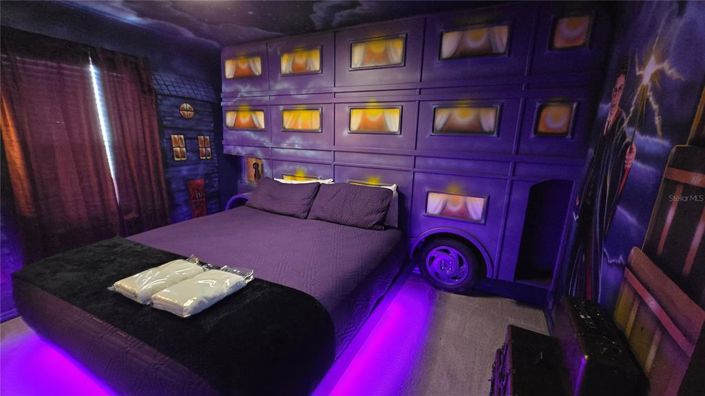 Image No.41-5 Bed Townhouse for sale