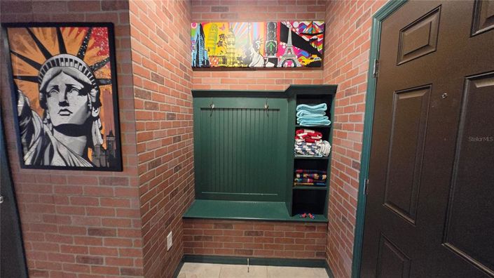 Image No.6-5 Bed Townhouse for sale