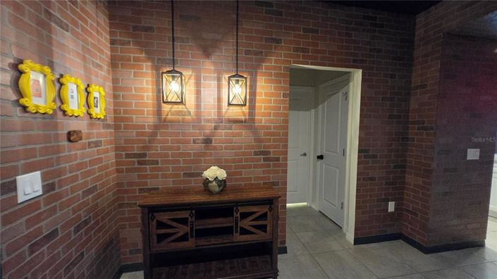 Image No.7-5 Bed Townhouse for sale