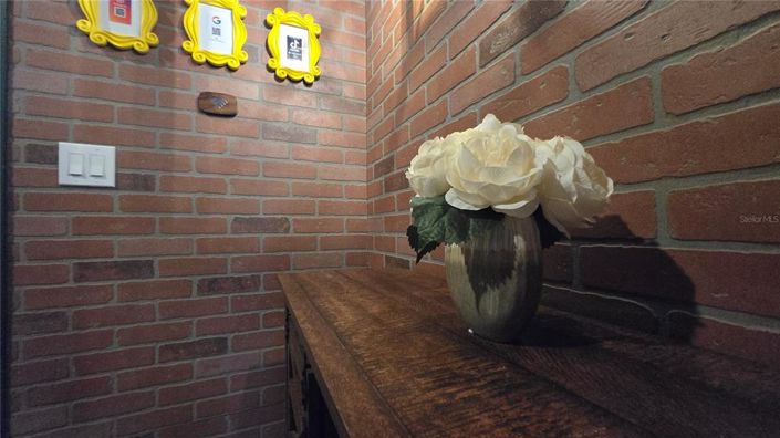 Image No.8-5 Bed Townhouse for sale