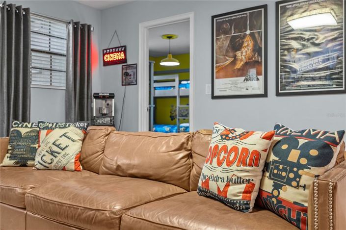 Image No.24-9 Bed House for sale