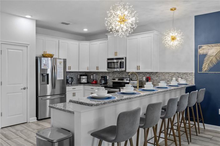 Image No.3-9 Bed Property for sale