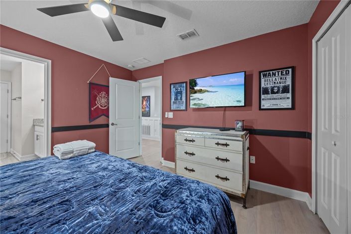 Image No.32-9 Bed House for sale