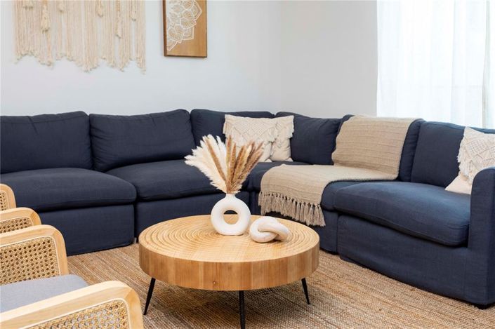 Image No.15-4 Bed Townhouse for sale