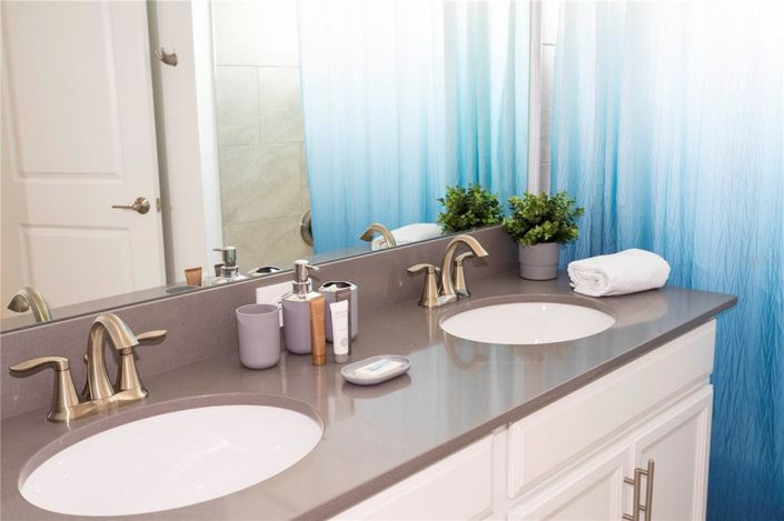 Image No.24-4 Bed Townhouse for sale