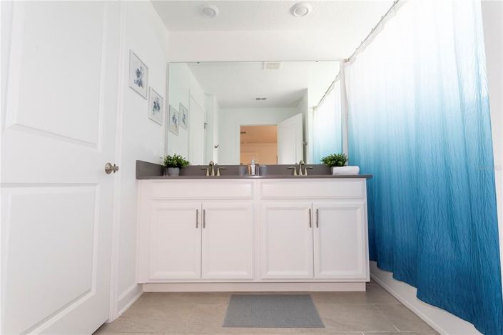 Image No.25-4 Bed Townhouse for sale