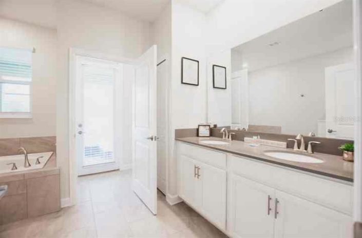 Image No.33-9 Bed House for sale