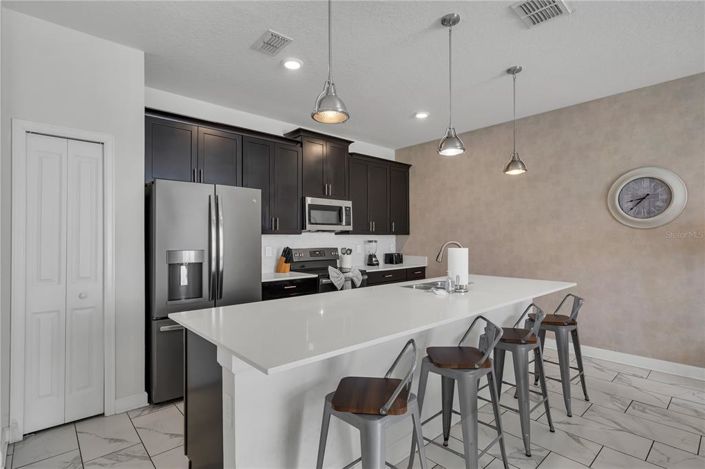 Image No.4-4 Bed Townhouse for sale