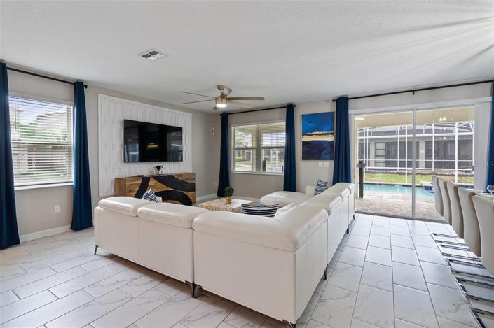 Image No.10-7 Bed House for sale