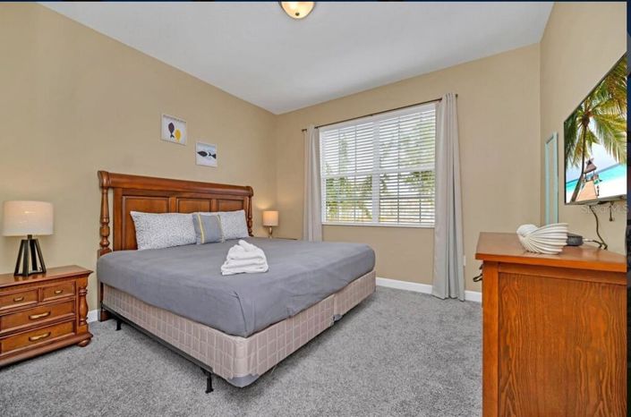 Image No.15-6 Bed Property for sale