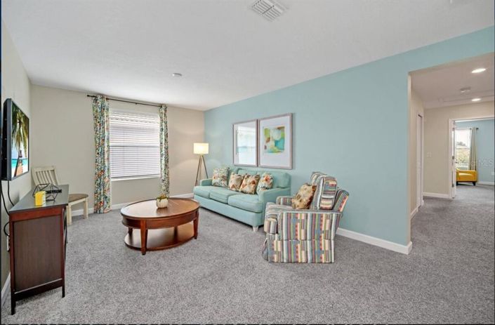 Image No.18-6 Bed Property for sale