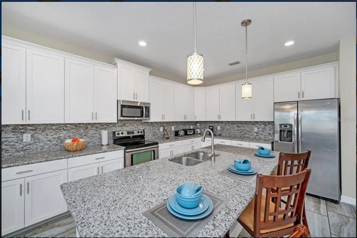 Image No.9-6 Bed Property for sale