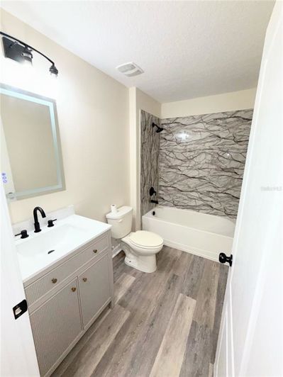 Image No.5-5 Bed Property for sale