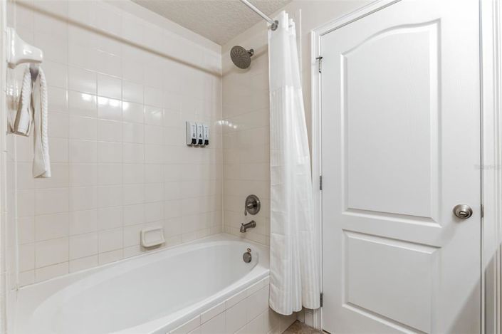 Image No.19-3 Bed Townhouse for sale