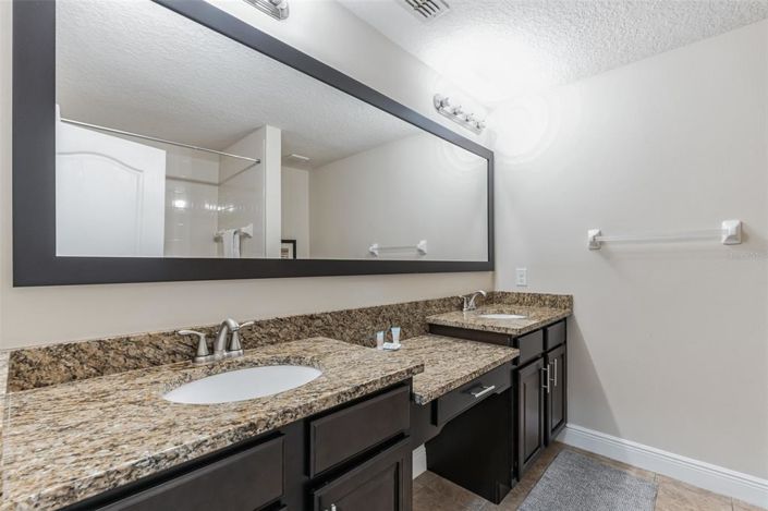 Image No.21-3 Bed Townhouse for sale