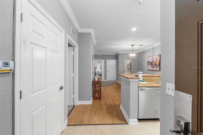 Image No.2-Appartement de 2 chambres à vendre à Saint John