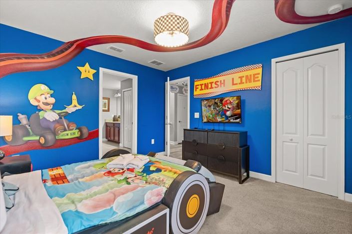 Image No.30-8 Bed Property for sale