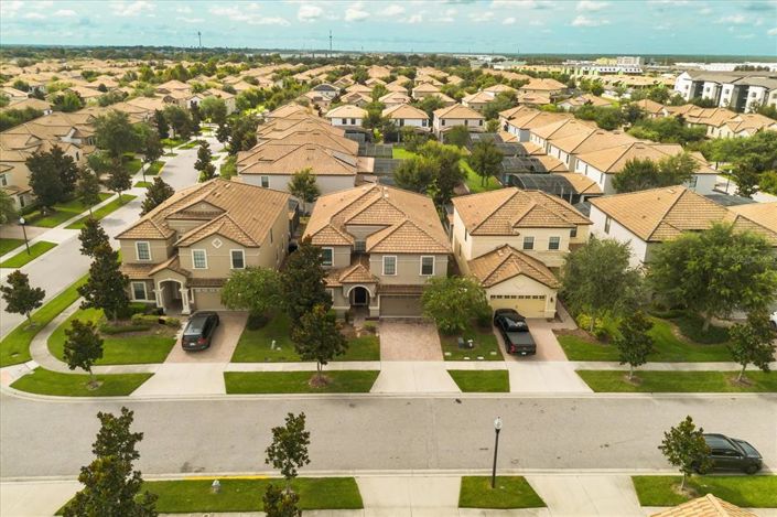 Image No.56-8 Bed Property for sale