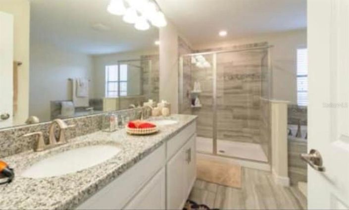 Image No.5-6 Bed Property for sale