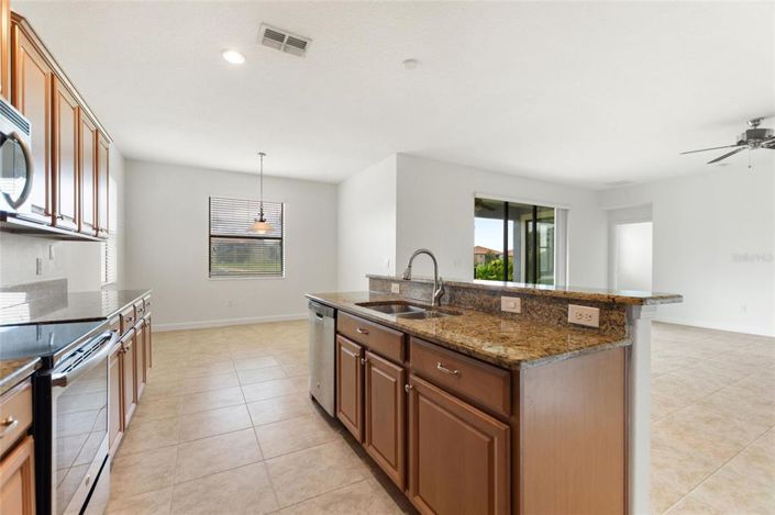 Image No.28-3 Bed Property for sale