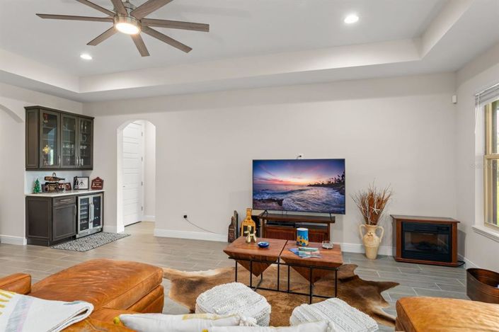 Image No.8-3 Bed House for sale