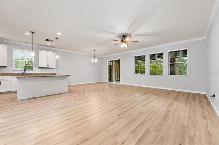 Image No.26-4 Bed House for sale