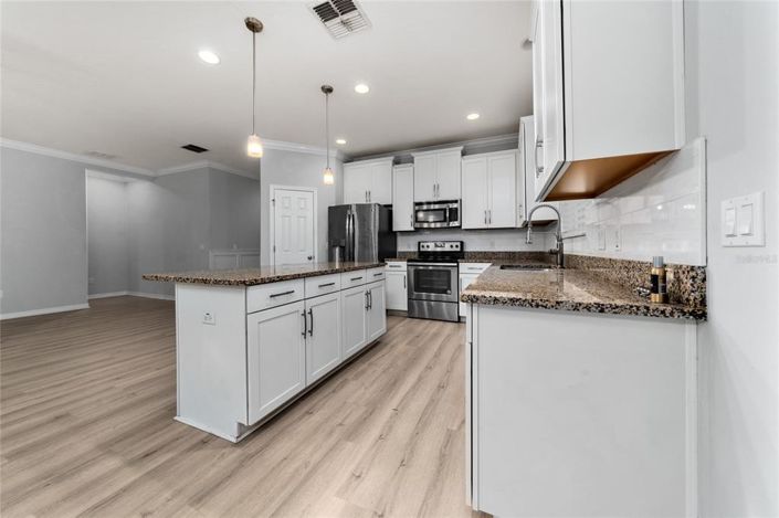 Image No.30-4 Bed House for sale