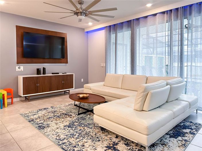 Image No.12-5 Bed Townhouse for sale