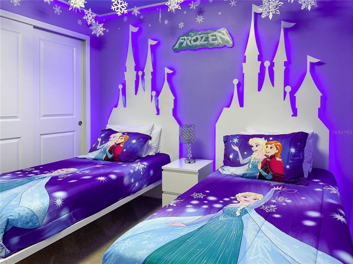 Image No.18-5 Bed Townhouse for sale