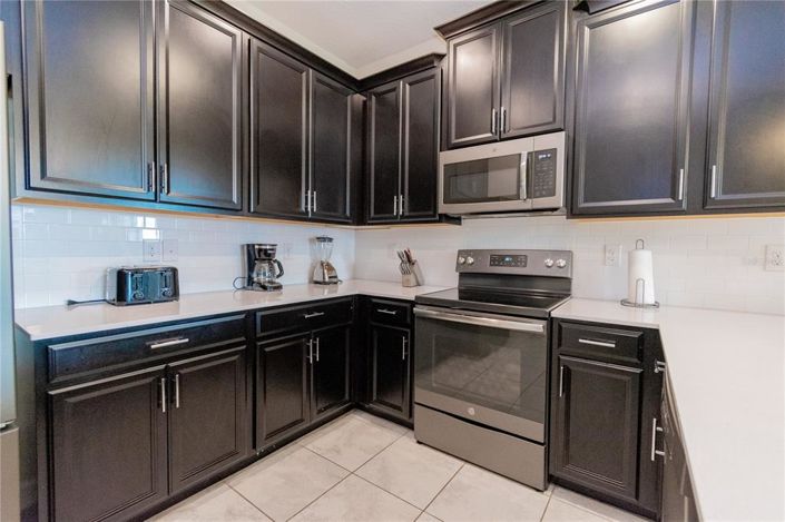 Image No.37-3 Bed Property for sale