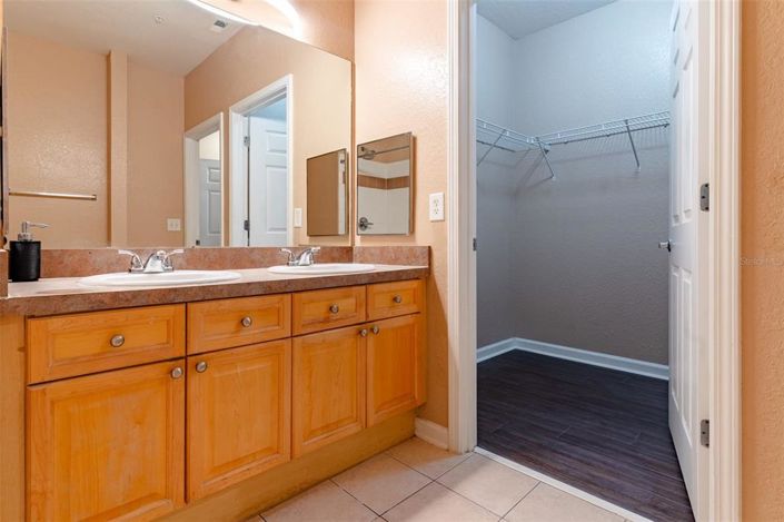 Image No.10-3 Bed Property for sale